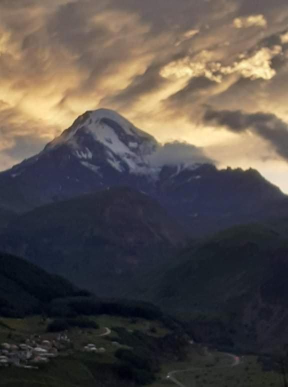 Bana Hotel Kazbegi Exterior photo