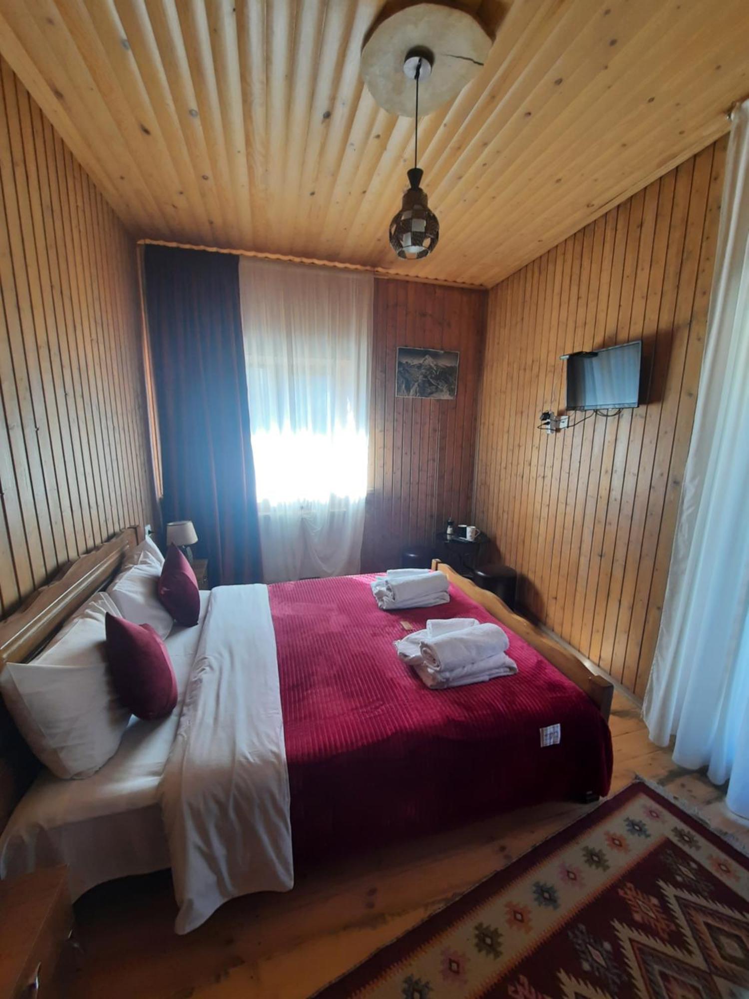 Bana Hotel Kazbegi Exterior photo